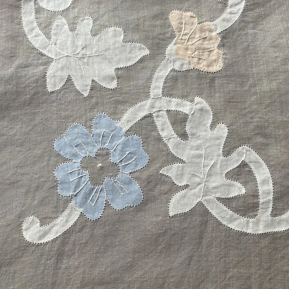 Vintage Handmade Hand Appliques Tablecloth 40x42